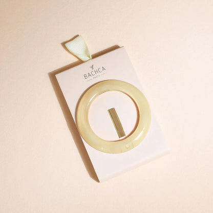 Signature Round Clip