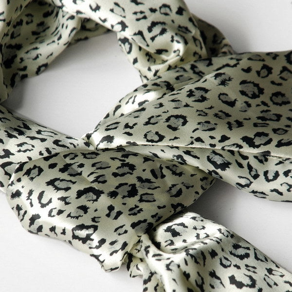 Blando Ivory Leopard Animal Print Elegant Exquisitely Soft Silk Scarf/Wrap/Shawl(Large)