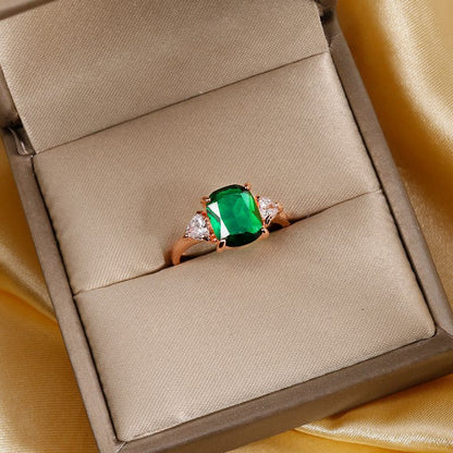 Elegant Solitaire Ring Inlaid Square Shape Shiny Zircon Sweet Finger Ring Women's Engagement Banquet Ring St. Patrick's Day Decorations