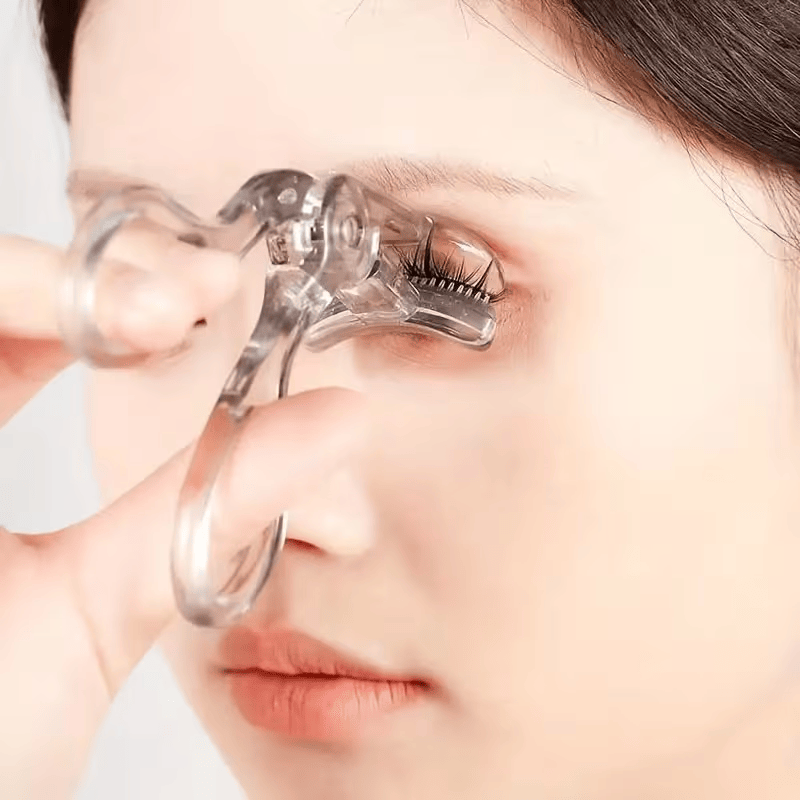 Portable wide-angle eyelash curler with built-in comb - suitable for all eye shapes, easy to use, battery-free, ideal for beginners