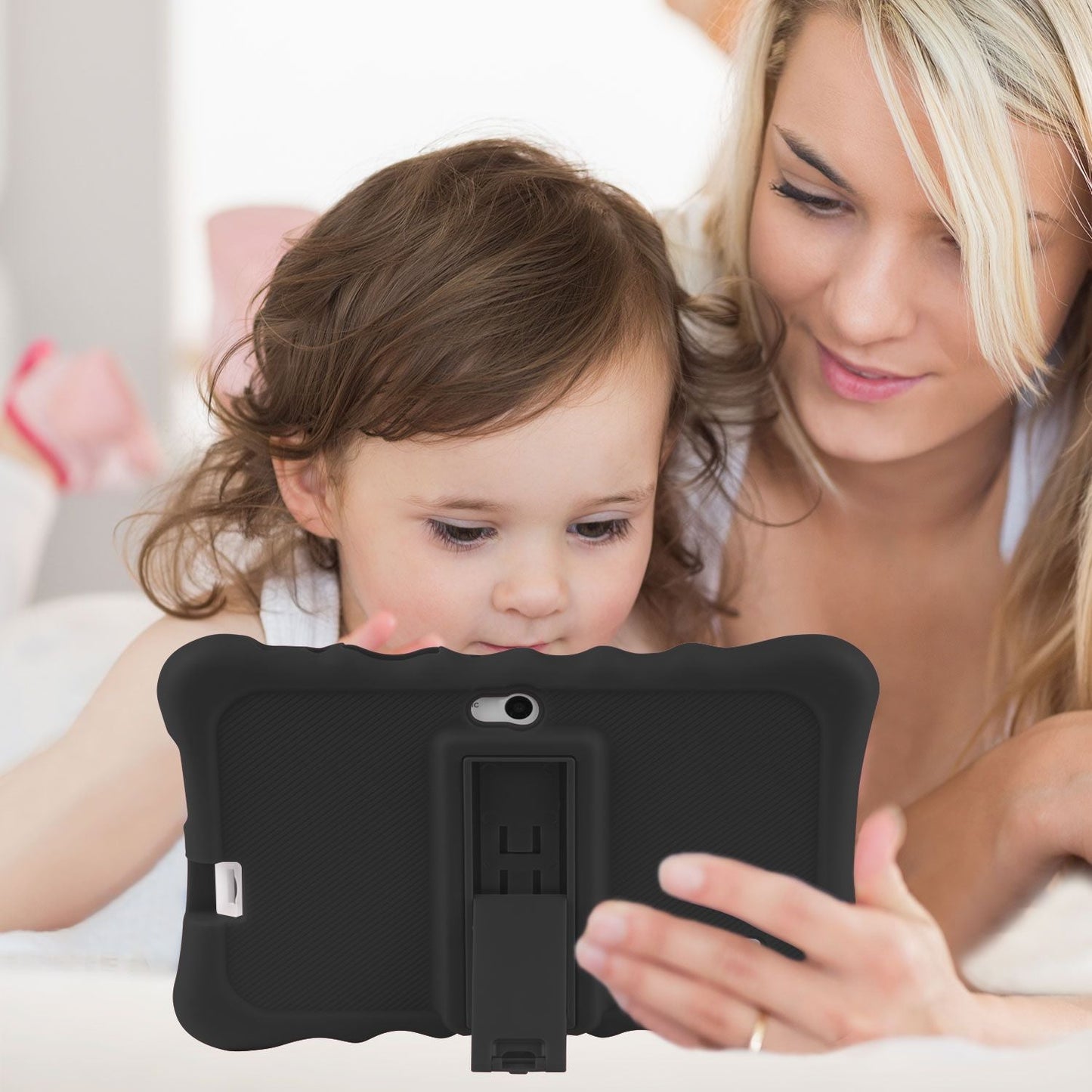 Shock-resistant Silicone Snap-on Case with Stand for 7' Tablets